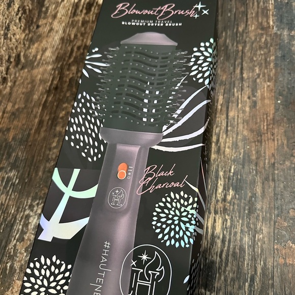Hauteness Black Charcoal Ceramic Hair Blowout Dryer Brush - Picture 2 of 5